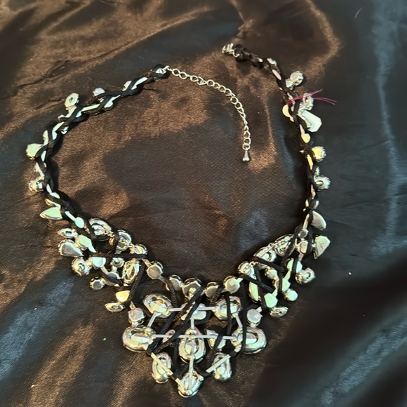 And Lovely Big Rhinestone Statement Necklace & Earring Set - Picture 6 of 13